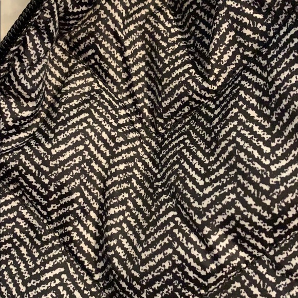 🌺HP🌺 Faux Fur Lined Vest - Picture 4 of 6